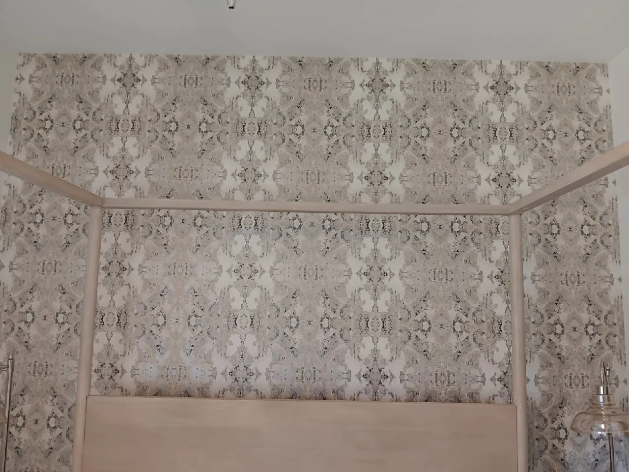 Wallpaper installation Brighton Park Chicago